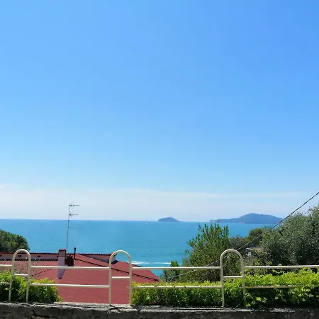Apartments Tellaro *