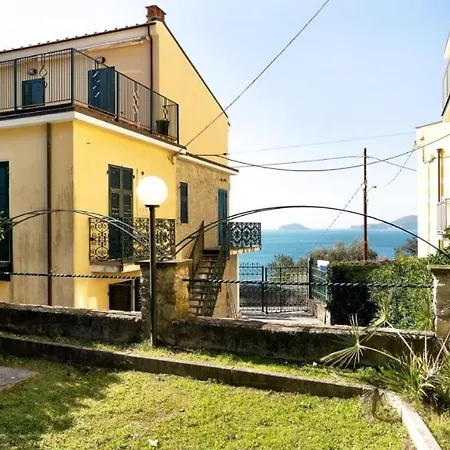 Apartments Tellaro * Tellaro
