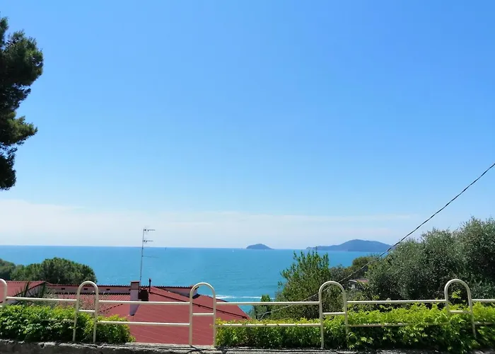 Apartments Tellaro *
