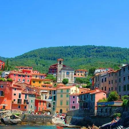 Apartments Tellaro * Телларо