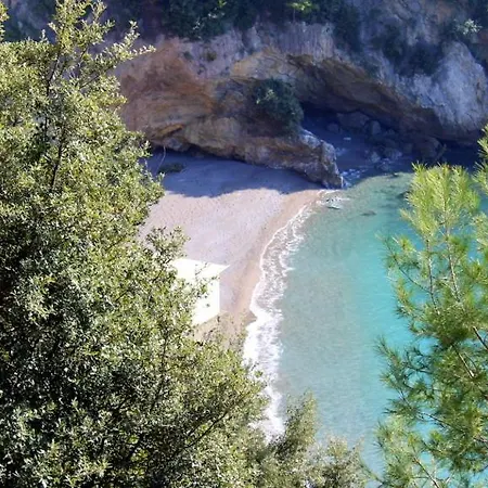 Apartments Tellaro Телларо