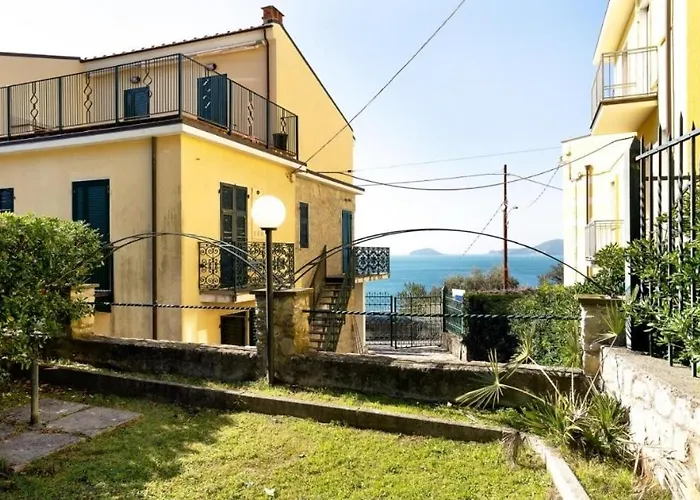 Apartments Tellaro * Tellaro
